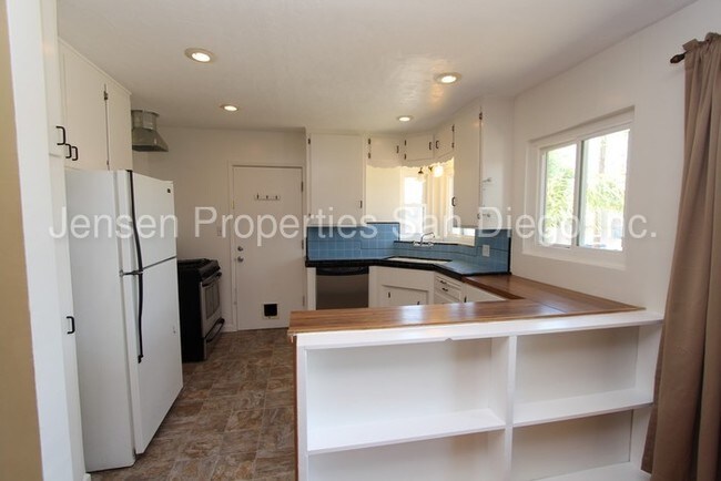 Building Photo - 7455 San Miguel Ave