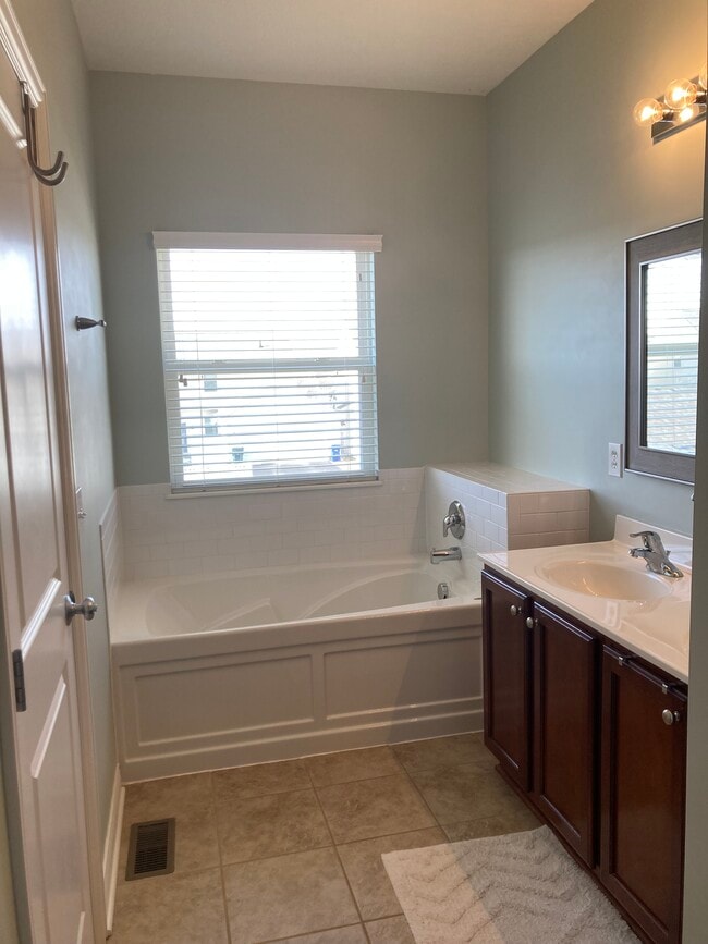 Building Photo - 5981 Treven Way