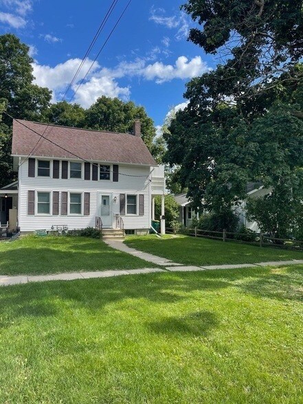 Building Photo - 326 S Walnut St