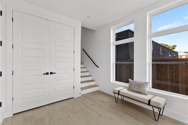 Foto del edificio - 723 W 10th St