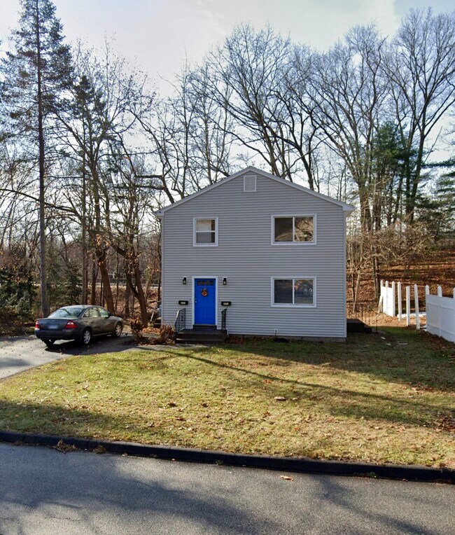 Building Photo - 203 House St
