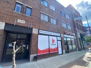 Building Photo - 1455 W Fullerton Ave