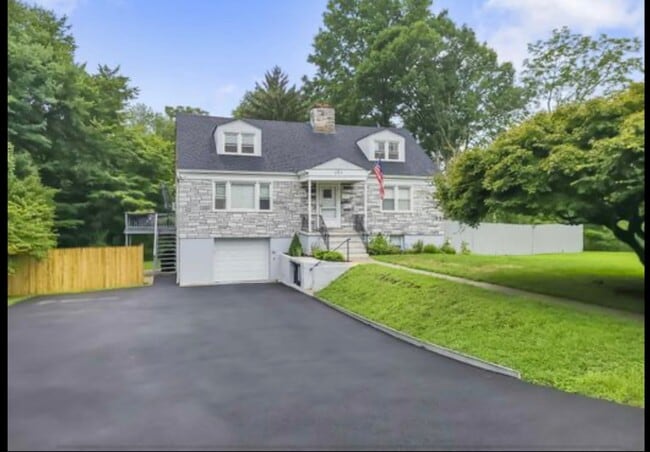 Photo - 171 Osborne Rd (Harrison, NY) Apartment