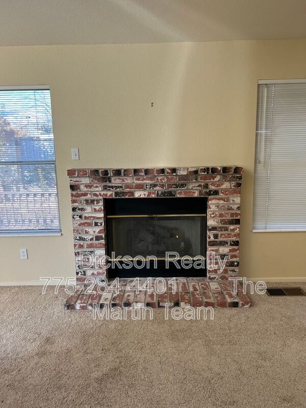 Foto del edificio - 6137 Greenbrook Dr