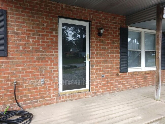 Building Photo - 1006 W Barton St