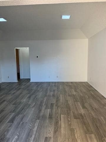 Foto del edificio - 4421 Tall Meadow Ln