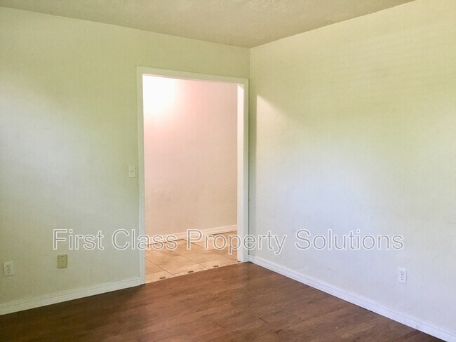 Foto del edificio - 2807 S Estate Dr