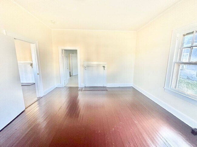 Foto del edificio - 844 Ashton St