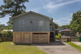 Building Photo - 3113 Bayou View Dr
