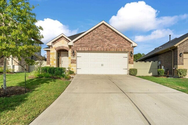 Foto del edificio - 16821 Pink Wintergreen Dr