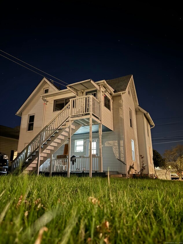 11 Scotland St Unit 2, Ansonia, CT 06401 Room for Rent in Ansonia, CT