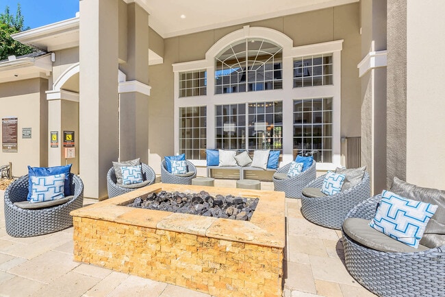 Building Photo - Estates At Bellaire