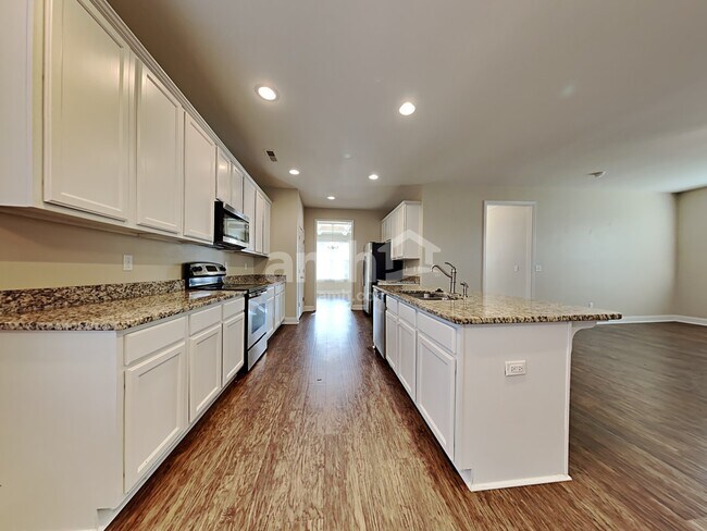 Building Photo - 206 Red Leaf Blvd