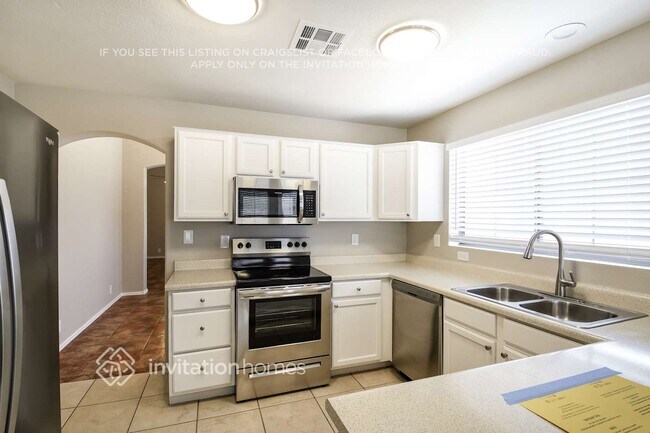 Building Photo - 5307 W Campo Bello Dr