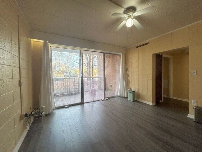 Foto del edificio - 1-Bedroom Condo in Blacksburg