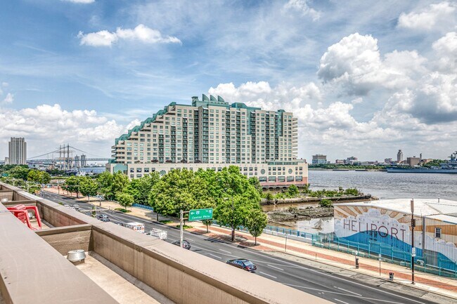 Foto del edificio - Queen Village Townhome with Parking