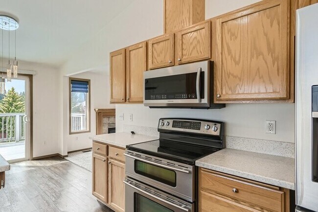 Foto del edificio - 8326 202nd Street Court East, Spanaway, WA...