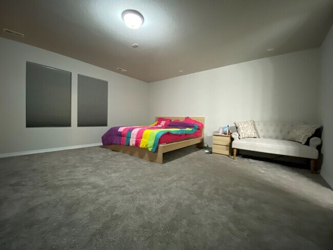 Foto del edificio - Immaculate 4 Bed 3 Bath Home Near Fort Car...