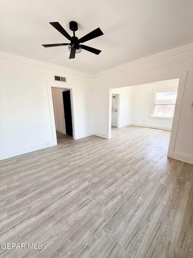 Foto del edificio - 3203 Frankfort Ave