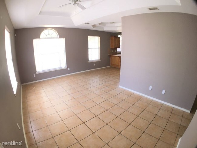 Building Photo - 2 br, 2 bath Apartment - 820 N Cross Ln