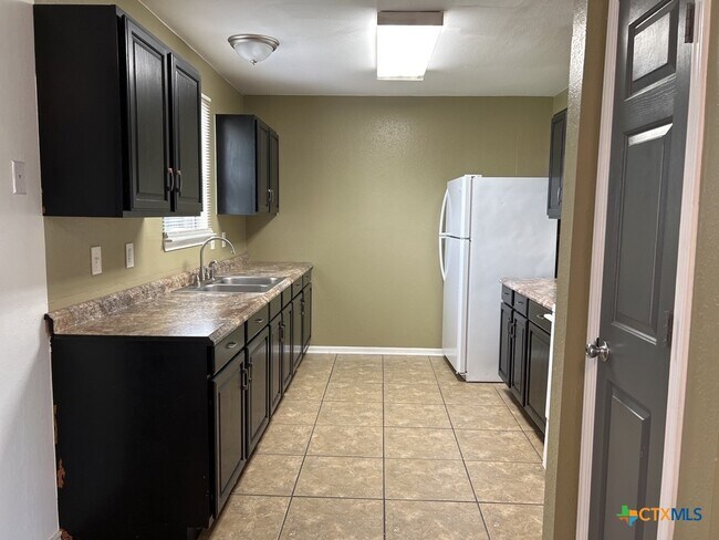 Foto del edificio - 3112 Ricks Rd