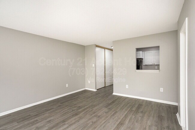 Foto del edificio - 2059 Huntington Ave