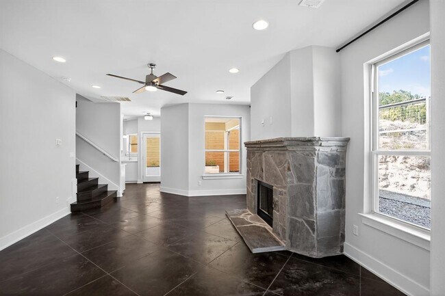 Foto del edificio - 10624 Lake Park Dr