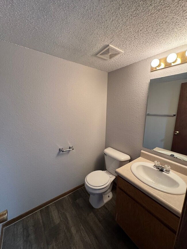 Foto del edificio - Franklin Twp - 3 BR story home