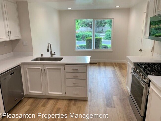 Foto del edificio - 3 br, 2 bath House - 1523 Hopyard Rd.