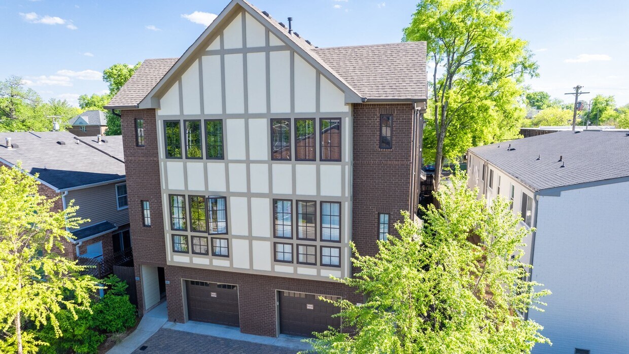 Primary Photo - 2123 Acklen Ave