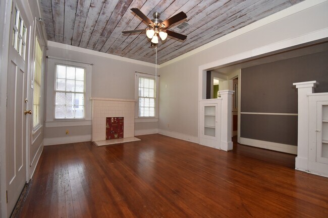 Foto del edificio - Recently Updated 3 Bedroom House