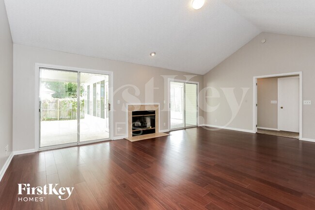 Building Photo - 789 Hickory Lakes Dr E