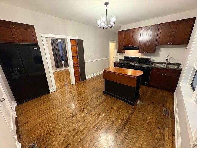 Foto del edificio - 5257 W Eddy St
