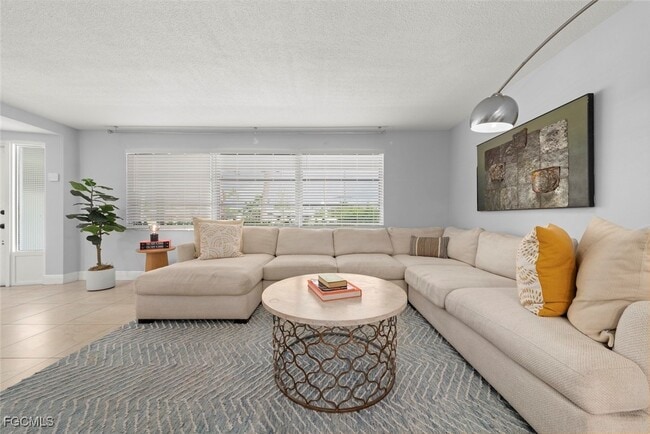 Foto del edificio - 12150 McGregor Blvd