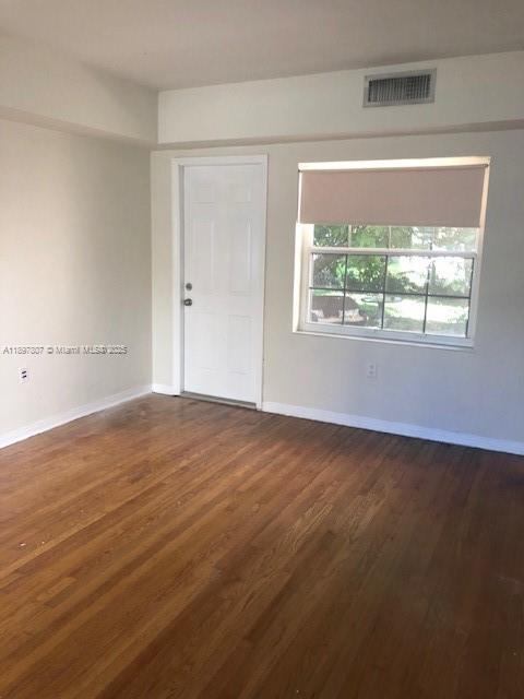 Building Photo - 1002 Douglas Rd