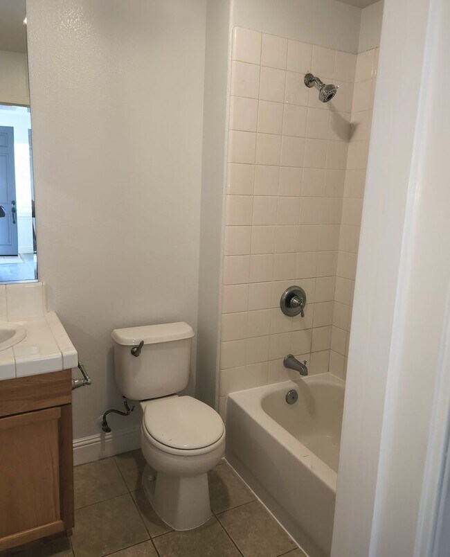 Foto del edificio - 1353 Gordon Ln