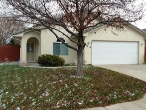 Building Photo - 1014 Pinecrest Dr