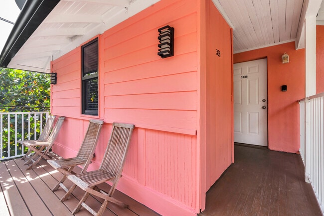 Building Photo - 308 Croton Way