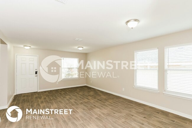 Foto del edificio - 6160 Balcony Ln