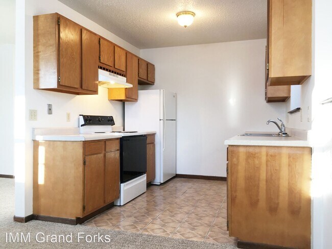 Building Photo - 734 Great Plains Ct