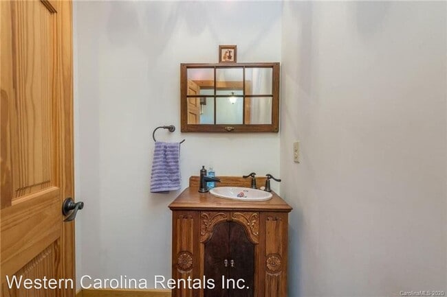Building Photo - 3 br, 3.5 bath House - 70 Selmar Way