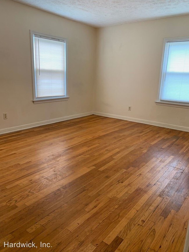 Foto del edificio - 362-368 N Roosevelt Ave