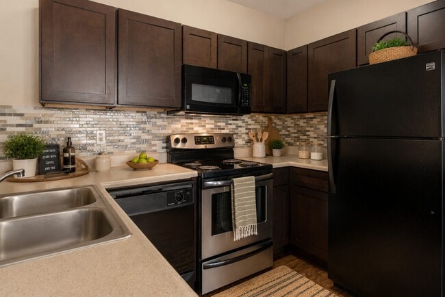 Building Photo - Main Street Apartments