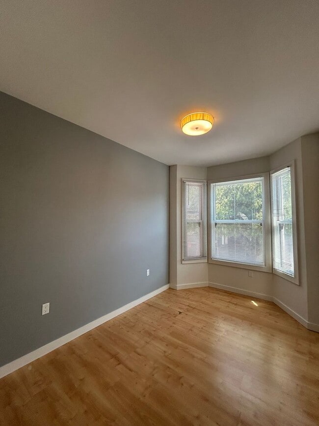 Building Photo - 718 Clementina St