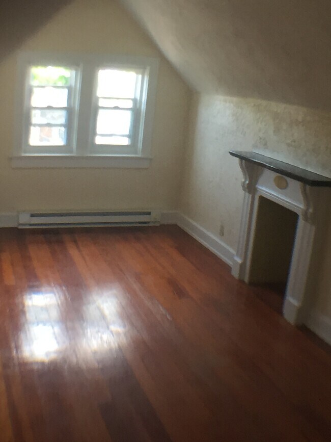 2462 Fairview Ave Unit 3, Cincinnati, OH 45219 Apartment for Rent in