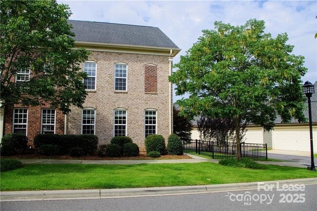 Building Photo - 916 Gardners Way