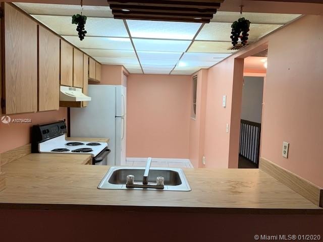 Foto del edificio - 861 NE 207th Ln