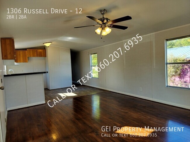 Building Photo - 1306 Russell Dr