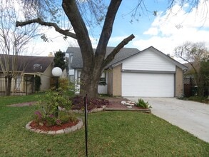 Building Photo - 12824 Westpark Dr