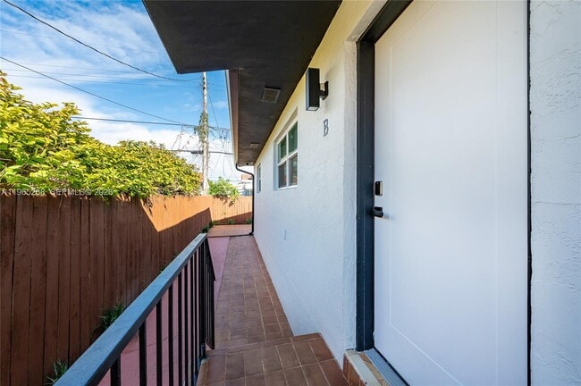 Foto del edificio - 3321 NW 19th Terrace